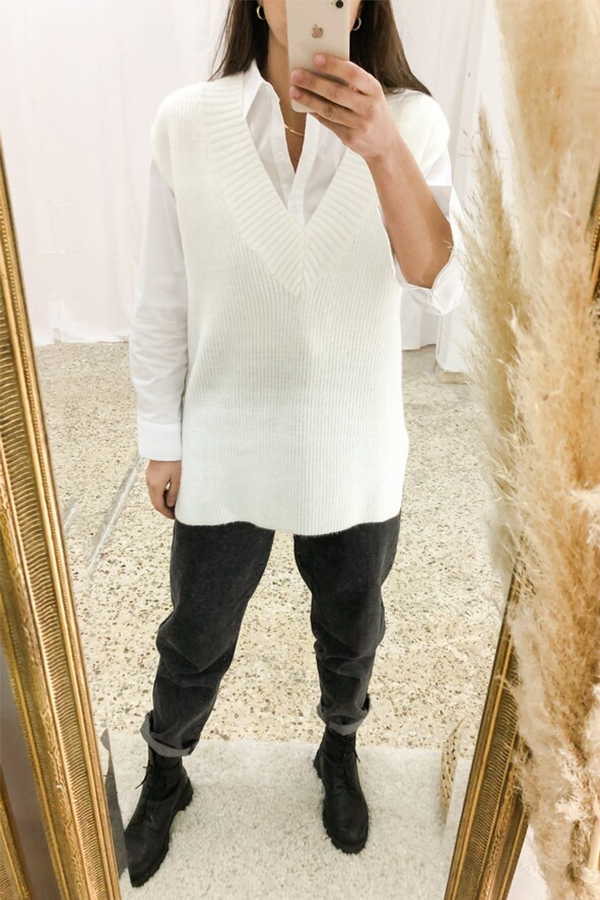 Oversized knitted vest